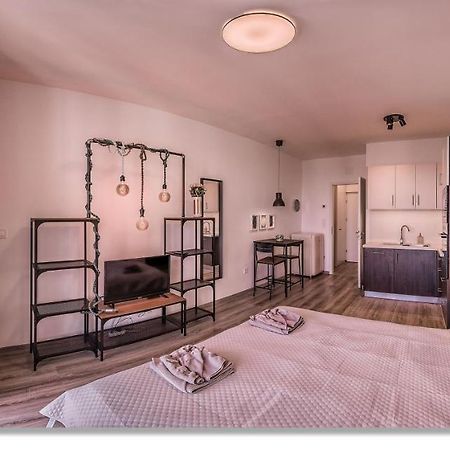 Waterfront Boutique Suite Budapest Bagian luar foto